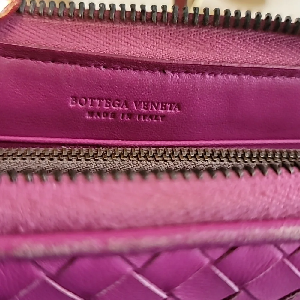 💜💕 Bottega Veneta Intrecciato Zip Around Wallet 💕💜